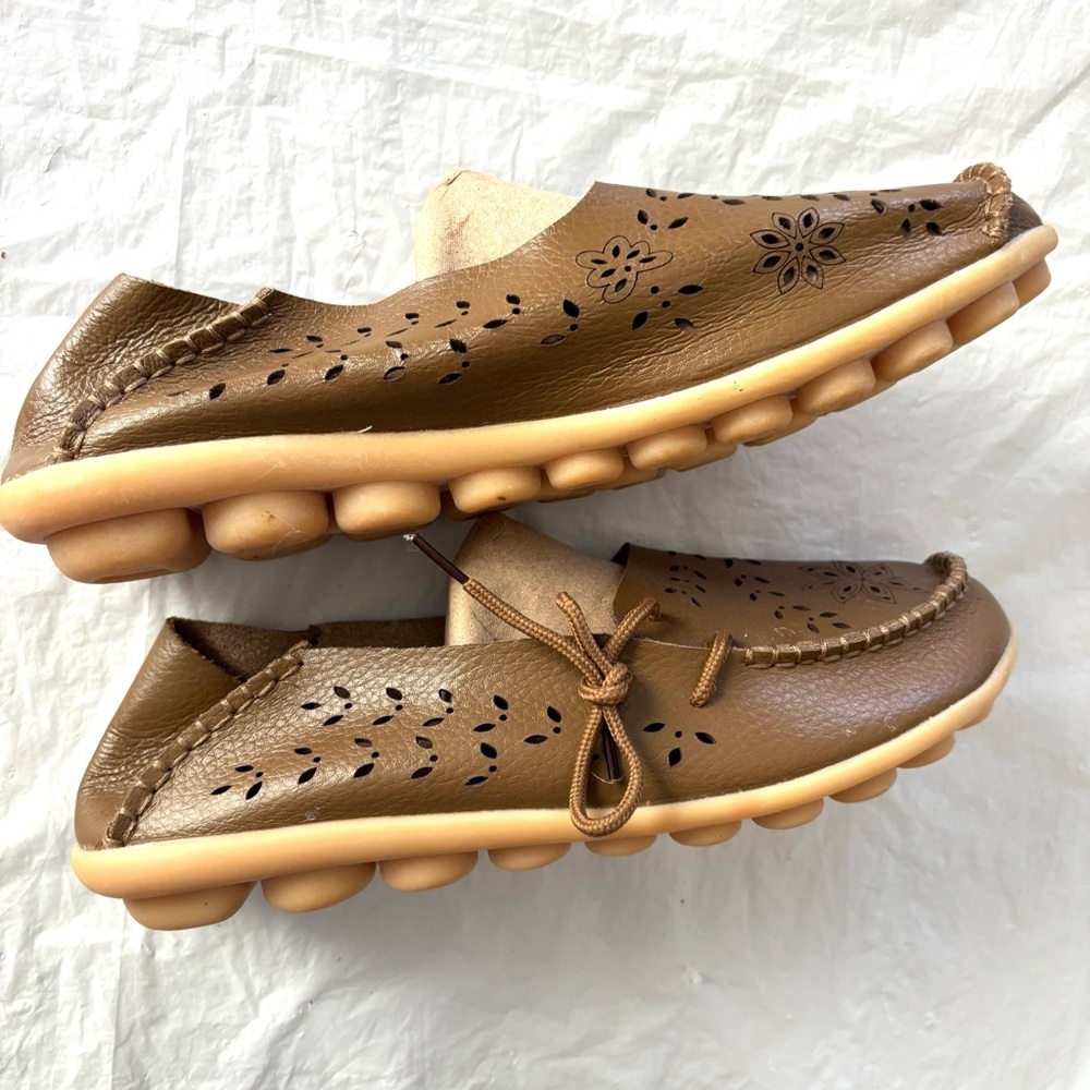 Socofy leather loafers die cut floral brown SZ 10.5 Euro 44 NWOT - Picture 4 of 14